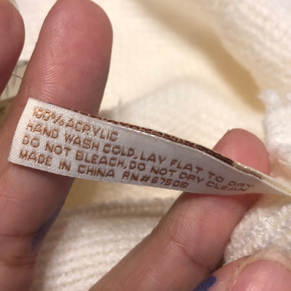 NEW Cream infinity knitted scarf. - Picture 6 of 6